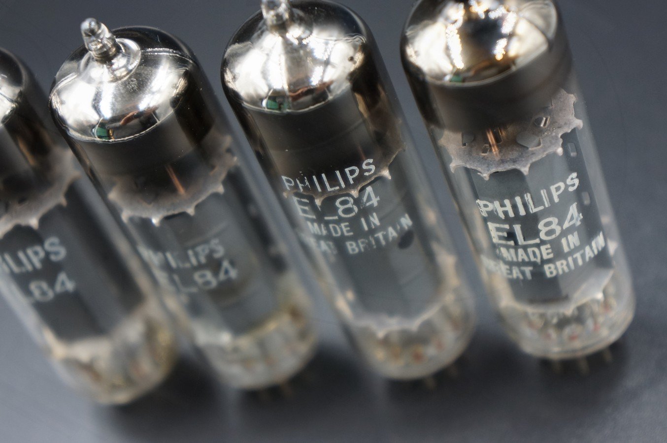 Philips Miniwatt EL84 ヘールレン製 真空管4本マッチド Philips Miniwatt EL84 ヘールレン製 真空管4本マッチド
