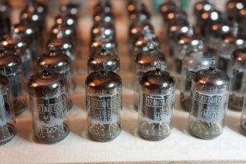 TELEFUNKEN MAZDA/BELVU 12AU7A  			